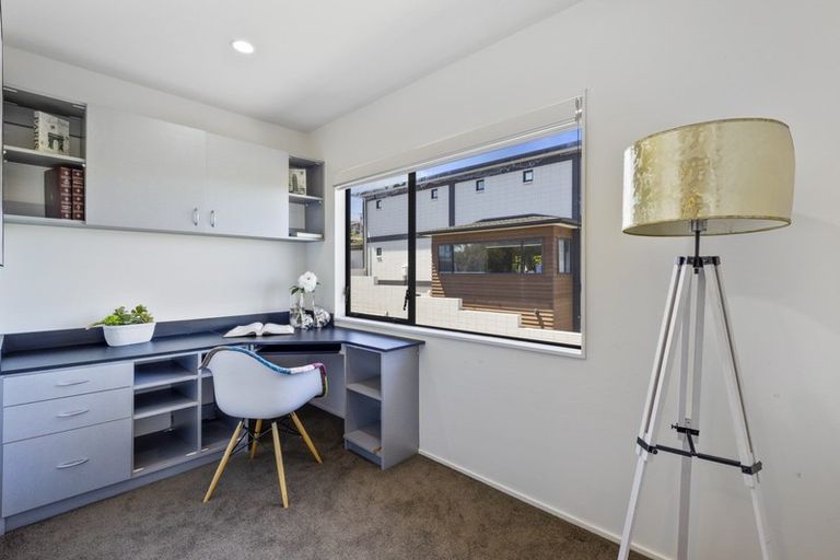 Photo of property in 1/11 Seaview Road, Castor Bay, Auckland, 0620