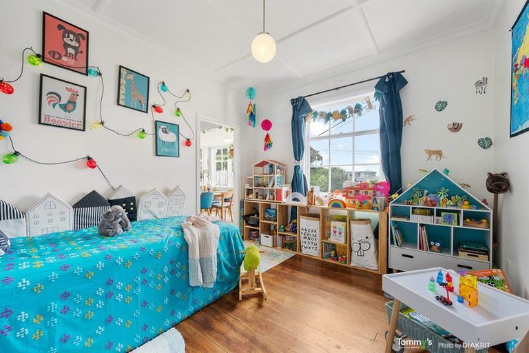 Photo of property in 63 Onslow Road, Khandallah, Wellington, 6035