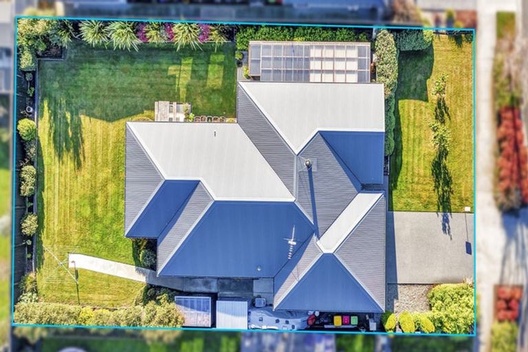 Photo of property in 6 Highgate Drive, Rangiora, 7400