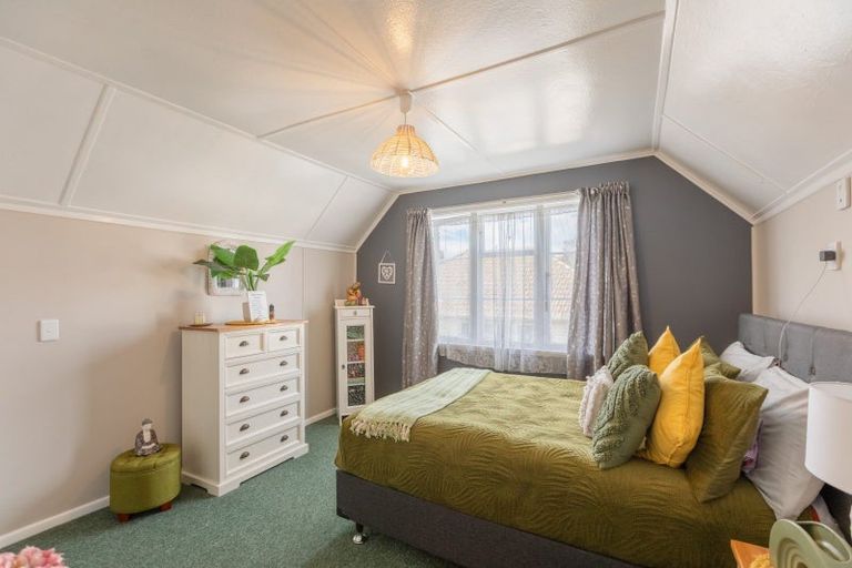 Photo of property in 6 Churchill Street, Waipukurau, 4200