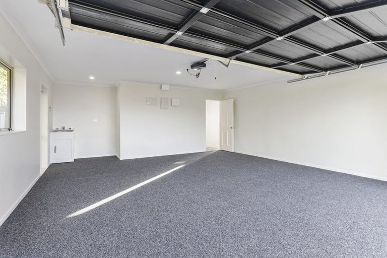 Photo of property in 2a Highland Avenue, Titirangi, Auckland, 0604