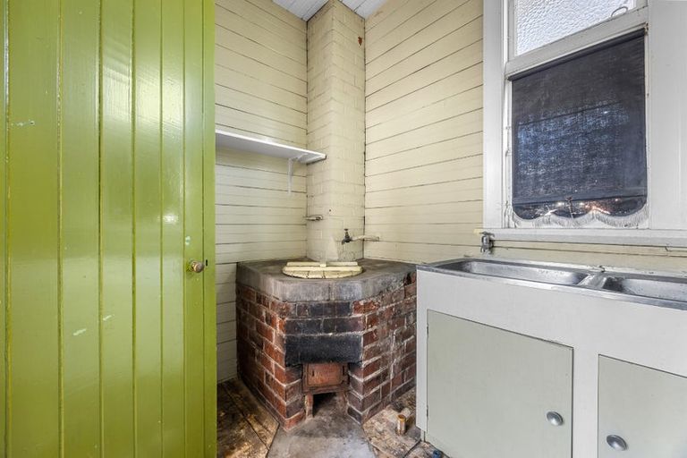 Photo of property in 28 Gamblins Road, Saint Martins, Christchurch, 8022