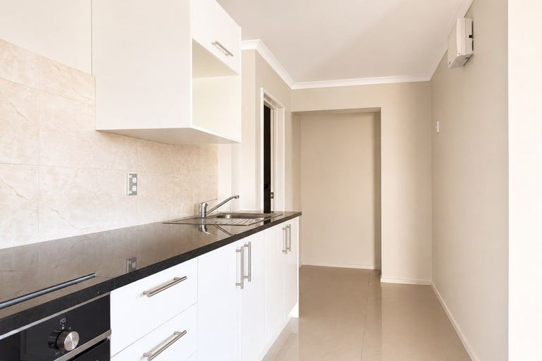 Photo of property in 2/1 Wallson Crescent, Wiri, Auckland, 2104