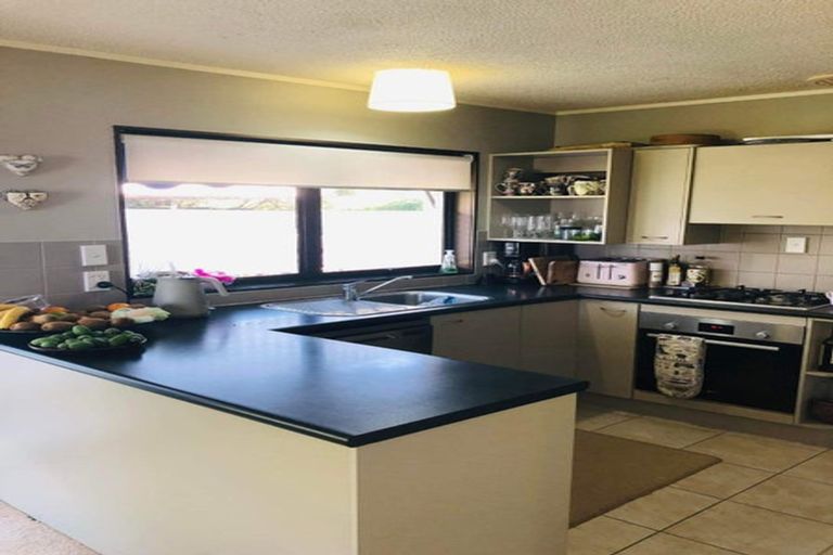 Photo of property in 2/59a Norwood Road, Bayswater, Auckland, 0622