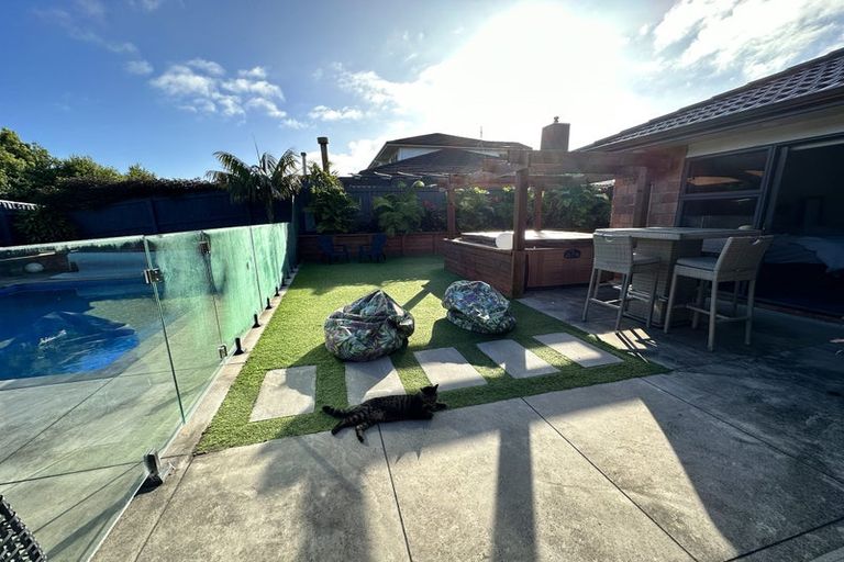 Photo of property in 18 Parkhaven Drive, Rosehill, Papakura, 2113