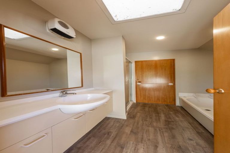 Photo of property in 2/14 Springfield Road, St Albans, Christchurch, 8014