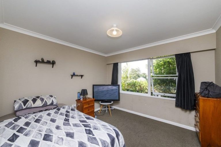 Photo of property in 6 Tabak Crescent, Takaro, Palmerston North, 4412