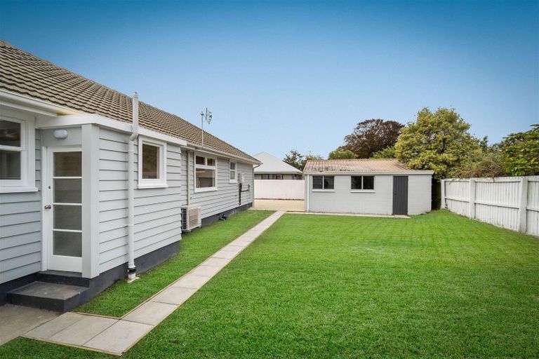 Photo of property in 9 Derrett Place, Saint Martins, Christchurch, 8022