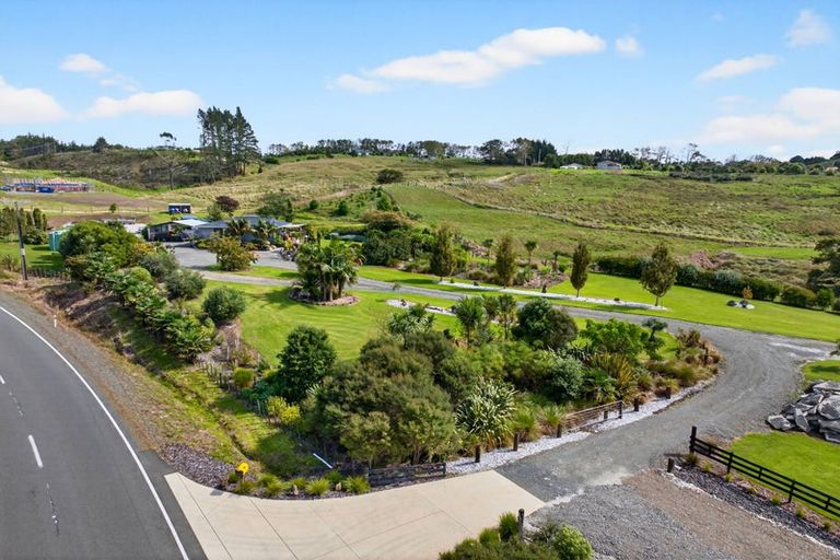 Photo of property in 252 Oneriri Road, Kaiwaka, 0573