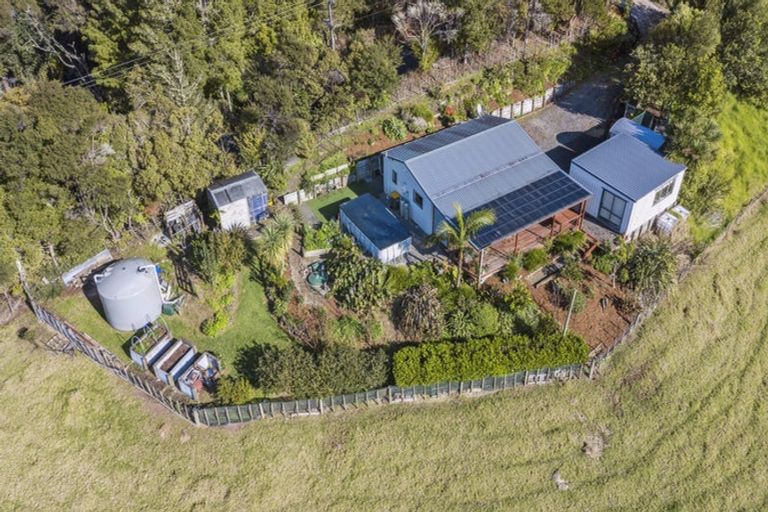Photo of property in 82 Pinchgut Road, Kaukapakapa, 0873