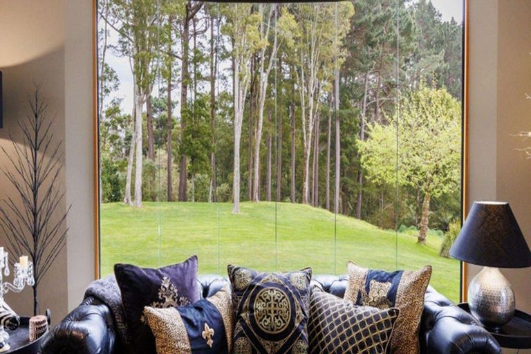 Photo of property in 7 Titirangi Drive, Fitzherbert, Palmerston North, 4471