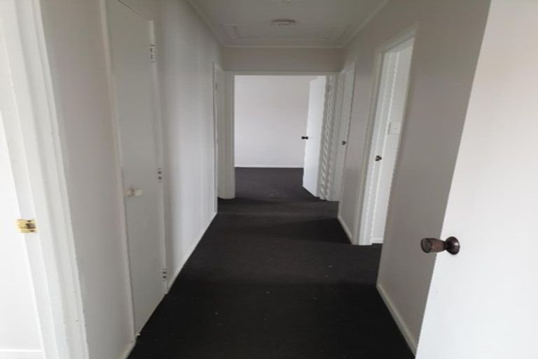 Photo of property in 2/27 Templeton Place, Clendon Park, Auckland, 2103