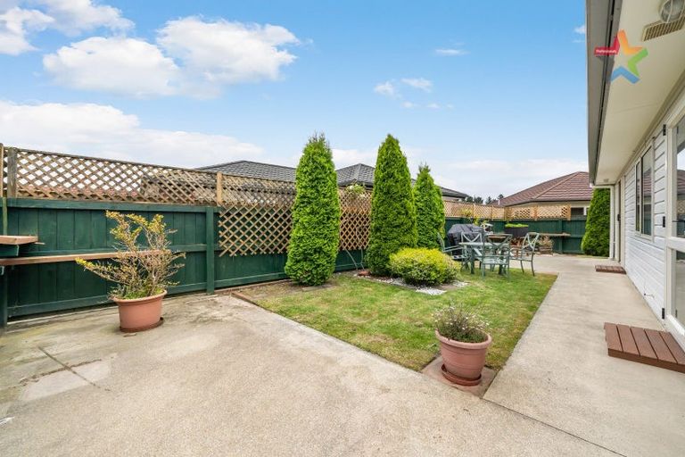 Photo of property in 32 Woodland Mews, Wainuiomata, Lower Hutt, 5014