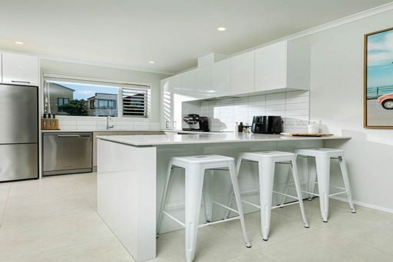 Photo of property in 47 Glidepath Road, Hobsonville, Auckland, 0616