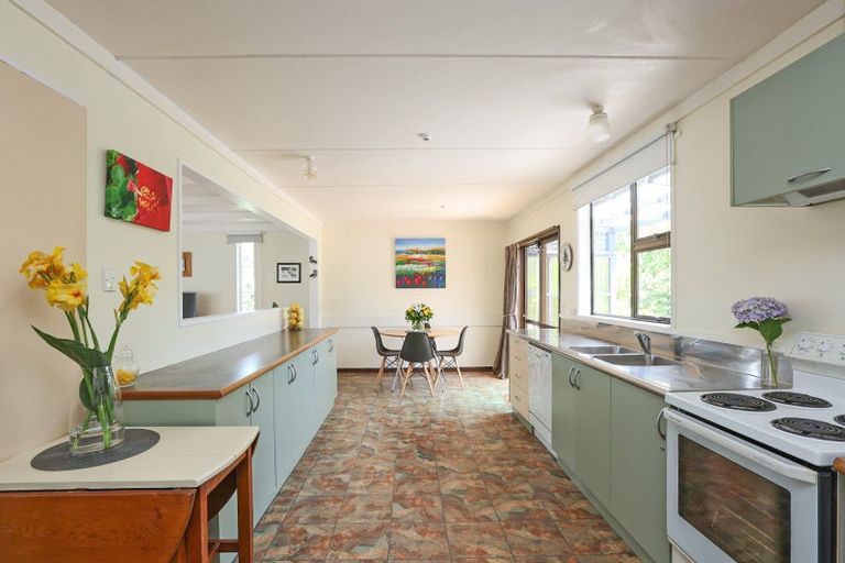 Photo of property in 15 Golding Road, Taradale, Napier, 4112