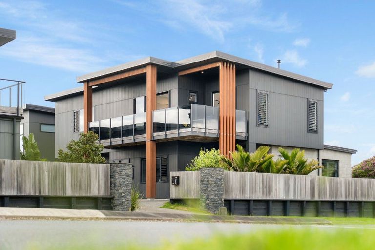 Photo of property in 3 Sandhurst Drive, Papamoa Beach, Papamoa, 3118