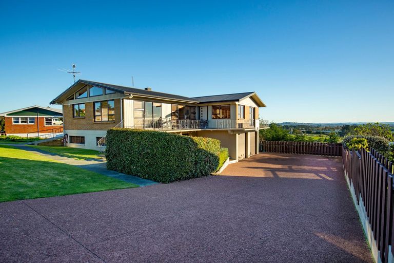 Photo of property in 170 Bombay Road, Bombay, 2675