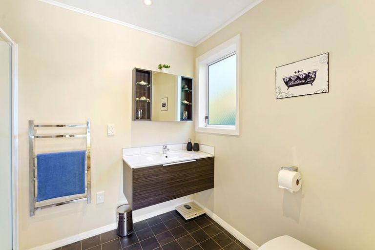 Photo of property in 430 Te Moana Road, Waikanae, 5036