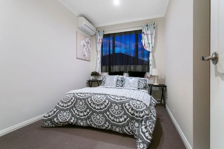Photo of property in 19 Springvale Drive, Fairview Heights, Auckland, 0632