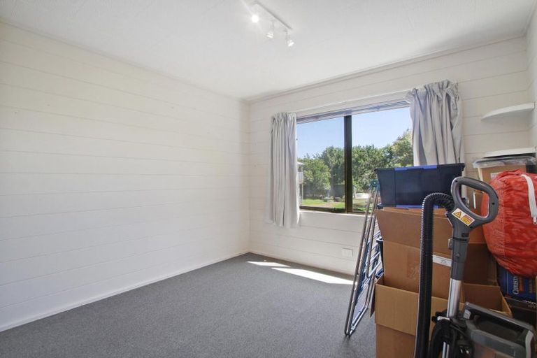Photo of property in 17a Leaming Place, Clarks Beach, 2122