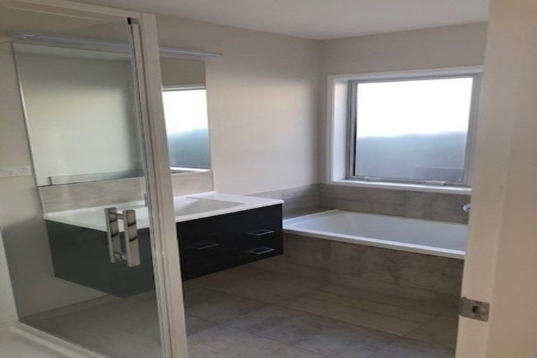 Photo of property in 317 Lakes Boulevard, Pyes Pa, Tauranga, 3112