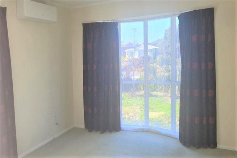 Photo of property in 28 Cambridge Street, Tawa, Wellington, 5028
