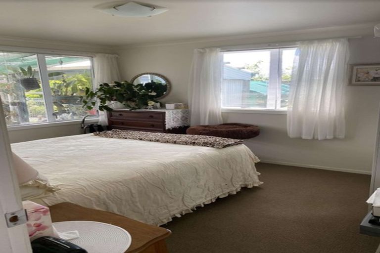Photo of property in 6 Stafson Lane, Te Atatu Peninsula, Auckland, 0610