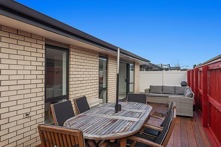 Photo of property in 1 Karearea Drive, Coastlands, Whakatane, 3120