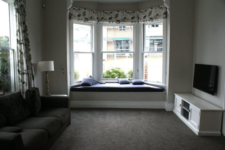 Photo of property in 1 Caroline Street, Mount Victoria, Wellington, 6011