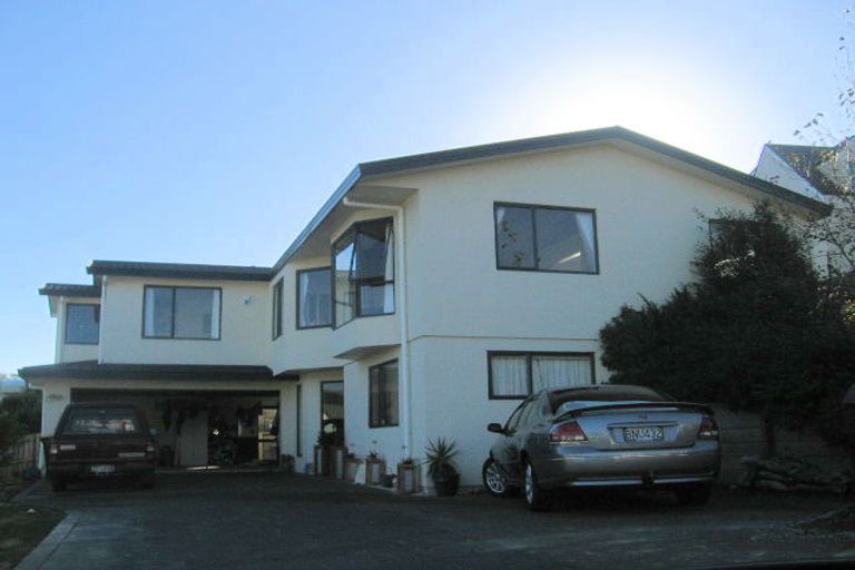 Photo of property in 26 Saunders Close, Whitby, Porirua, 5024
