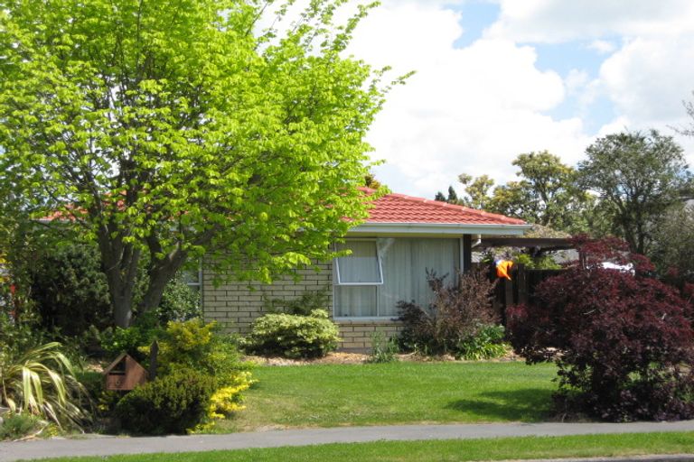 Photo of property in 6 Banks Place, Rangiora, 7400