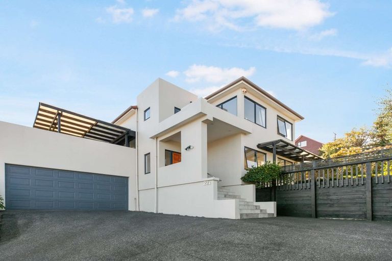 Photo of property in 22a Van Dyke Place, West Harbour, Auckland, 0618