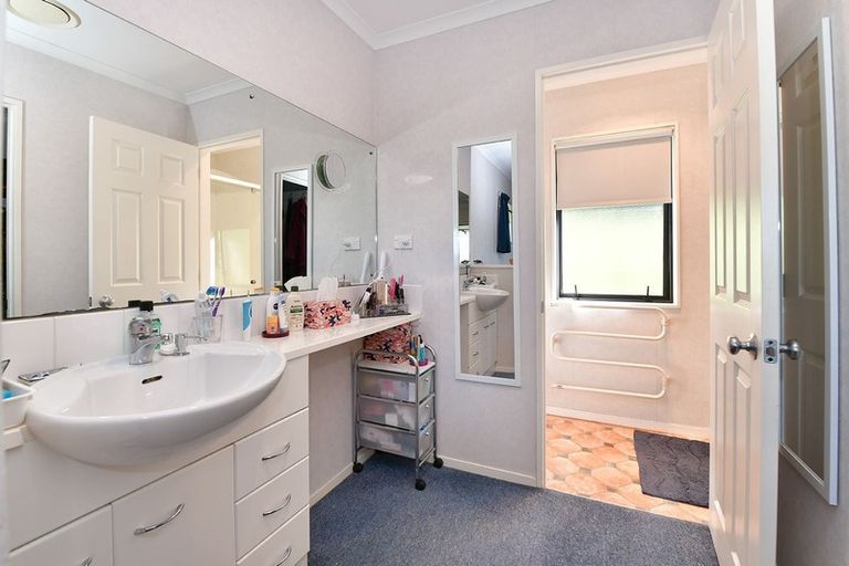 Photo of property in 128 Spur Road, Stillwater, Silverdale, 0993