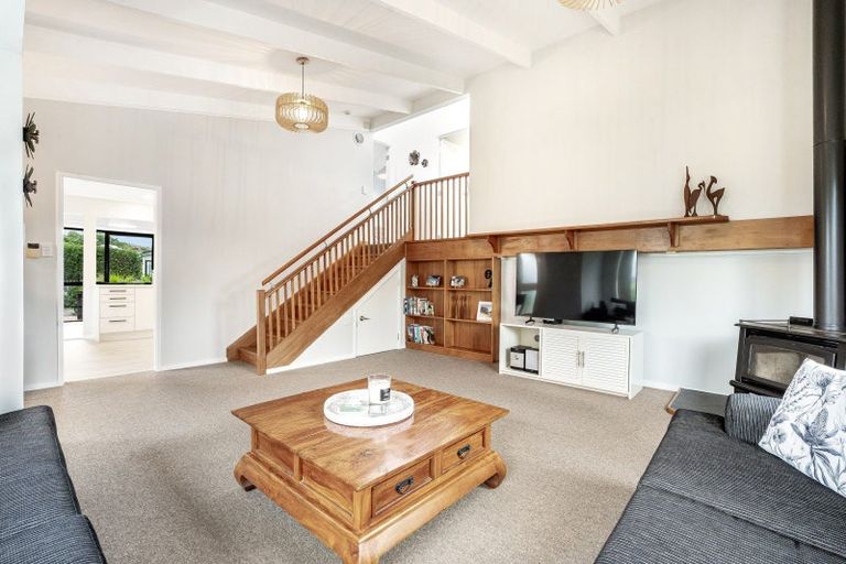 Photo of property in 10 Fenside Street, Waikanae Beach, Waikanae, 5036