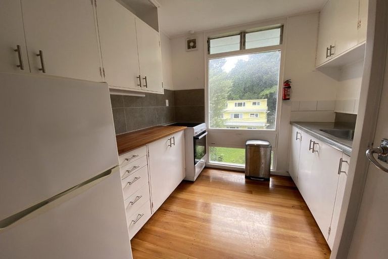 Photo of property in 45a Randwick Road, Northland, Wellington, 6012