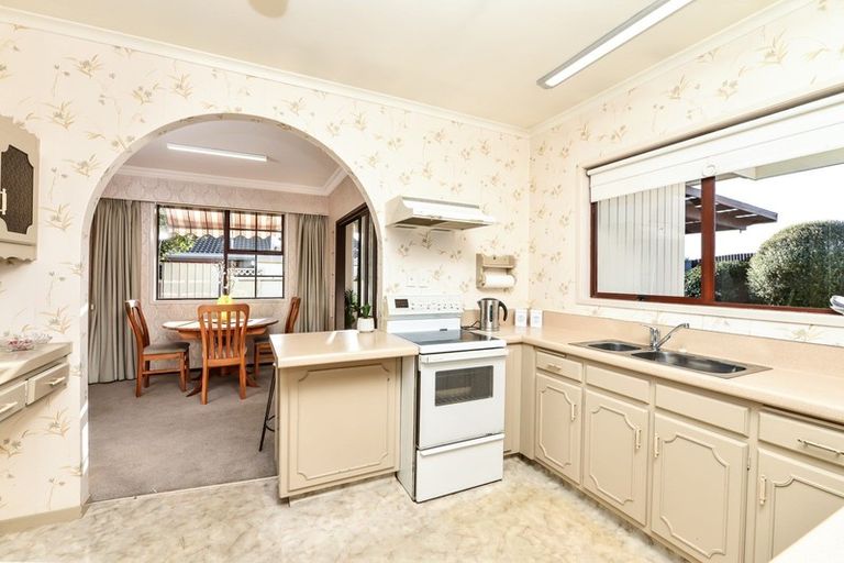 Photo of property in 16 Cattanach Street, St Andrews, Hamilton, 3200