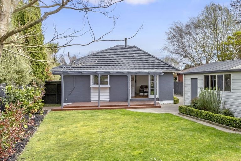 Photo of property in 16 Gregan Crescent, Burnside, Christchurch, 8053