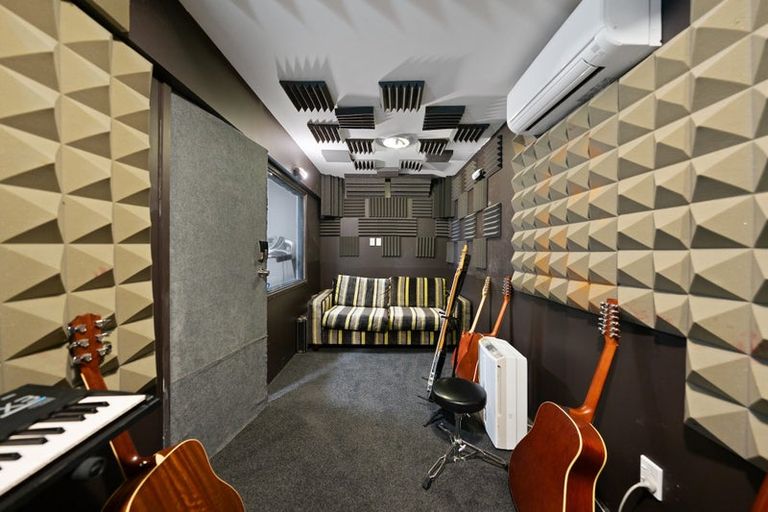 Photo of property in 132 Porritt Avenue, Chatswood, Auckland, 0626