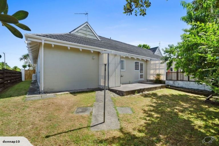 Photo of property in 2/10 Park Estate Road, Rosehill, Papakura, 2113