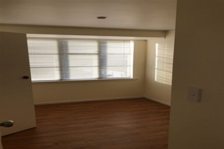 Photo of property in 11 Ramwall Place, Weymouth, Auckland, 2103