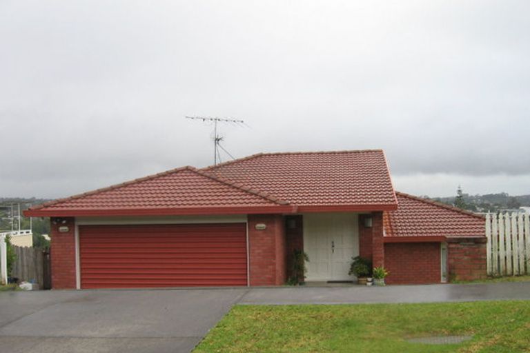 Photo of property in 13 Mcfetridge Place, Hillcrest, Auckland, 0627