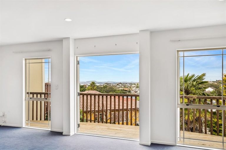 Photo of property in 145e Hobsonville Road, West Harbour, Auckland, 0618