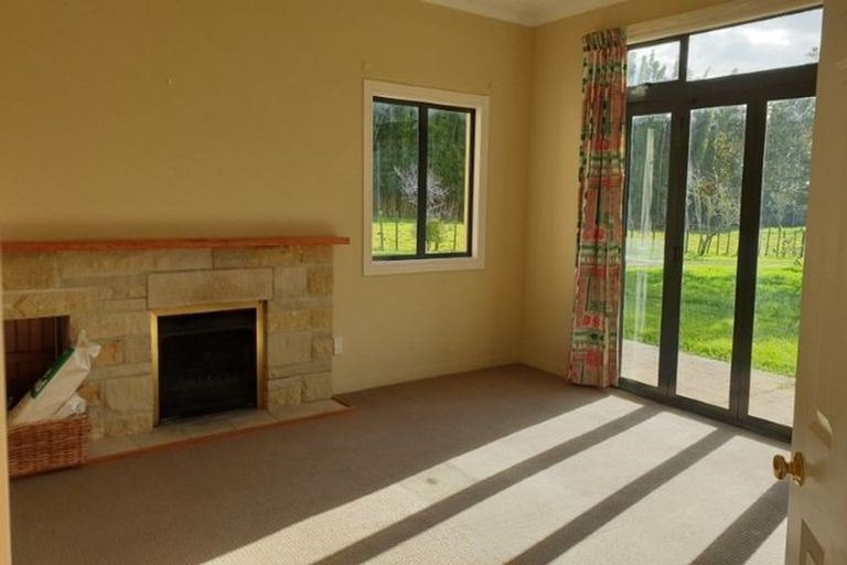 Photo of property in 165 Pine Valley Road, Dairy Flat, Silverdale, 0992