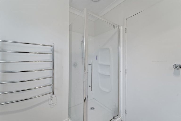 Photo of property in 2/110 Sartors Avenue, Browns Bay, Auckland, 0630