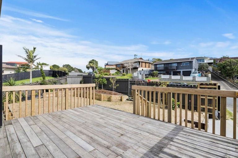 Photo of property in 19 Stapleford Crescent, Browns Bay, Auckland, 0630