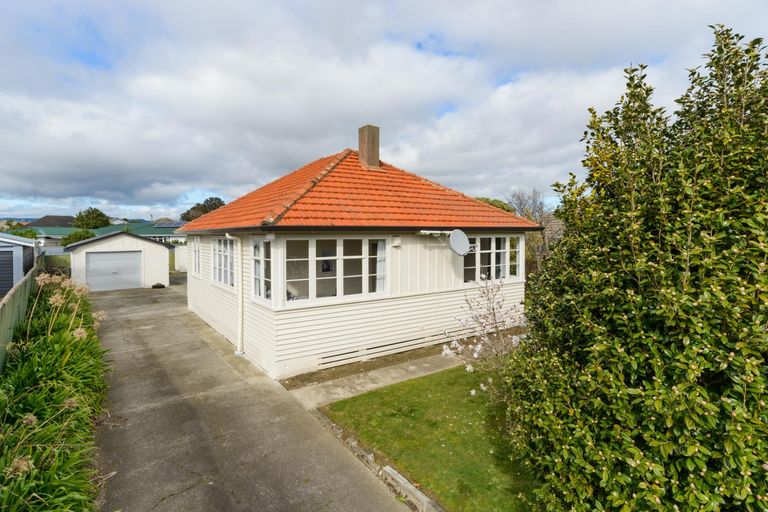 Photo of property in 8 Hulme Street, Roslyn, Palmerston North, 4414