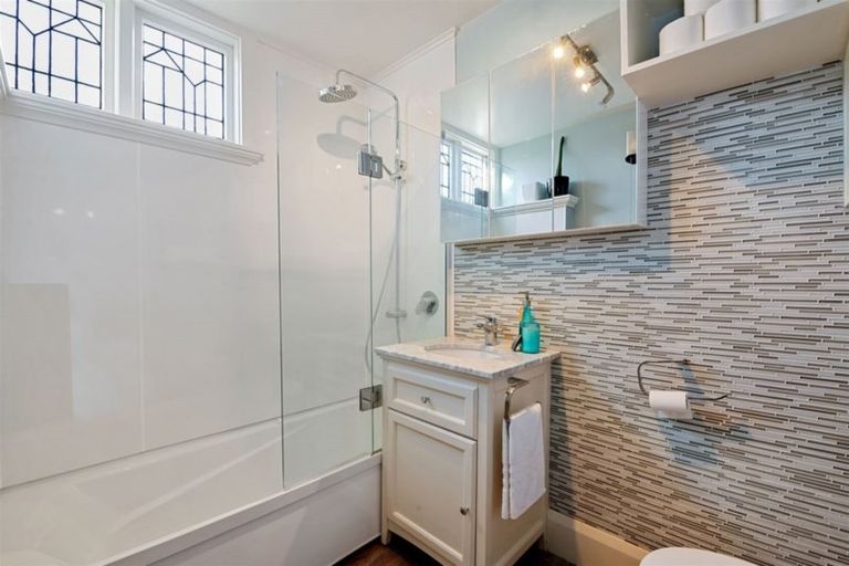 Photo of property in 11 Corson Avenue, Beckenham, Christchurch, 8023