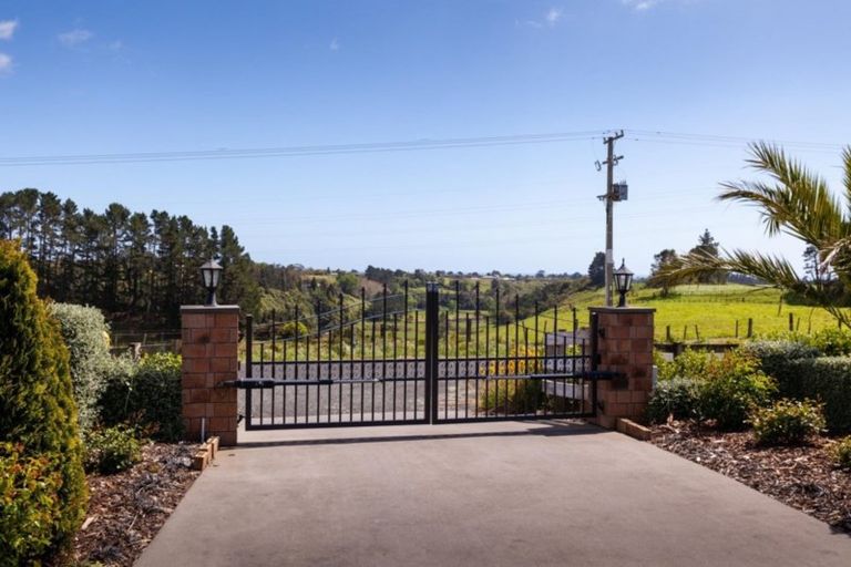 Photo of property in 445 Smart Road, Hillsborough, New Plymouth, 4372