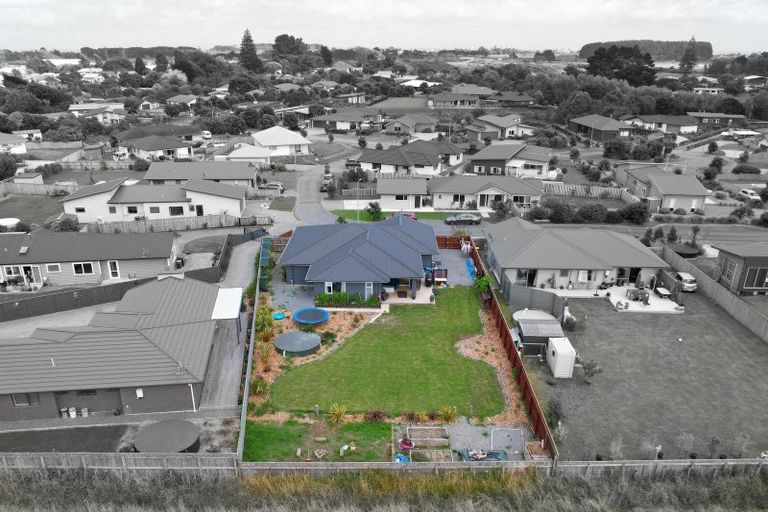 Photo of property in 11 Te Wiremu Lane, Otaki, 5512