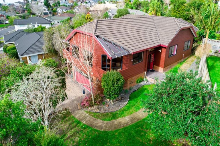 Photo of property in 10 Ballini Rise, West Harbour, Auckland, 0618